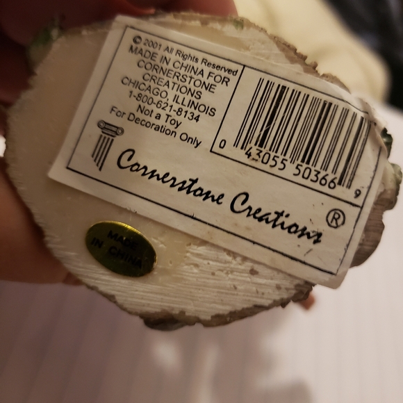 Сorner Creation 2002 Parrot Multicolor Resin Figurine - Picture 3 of 10